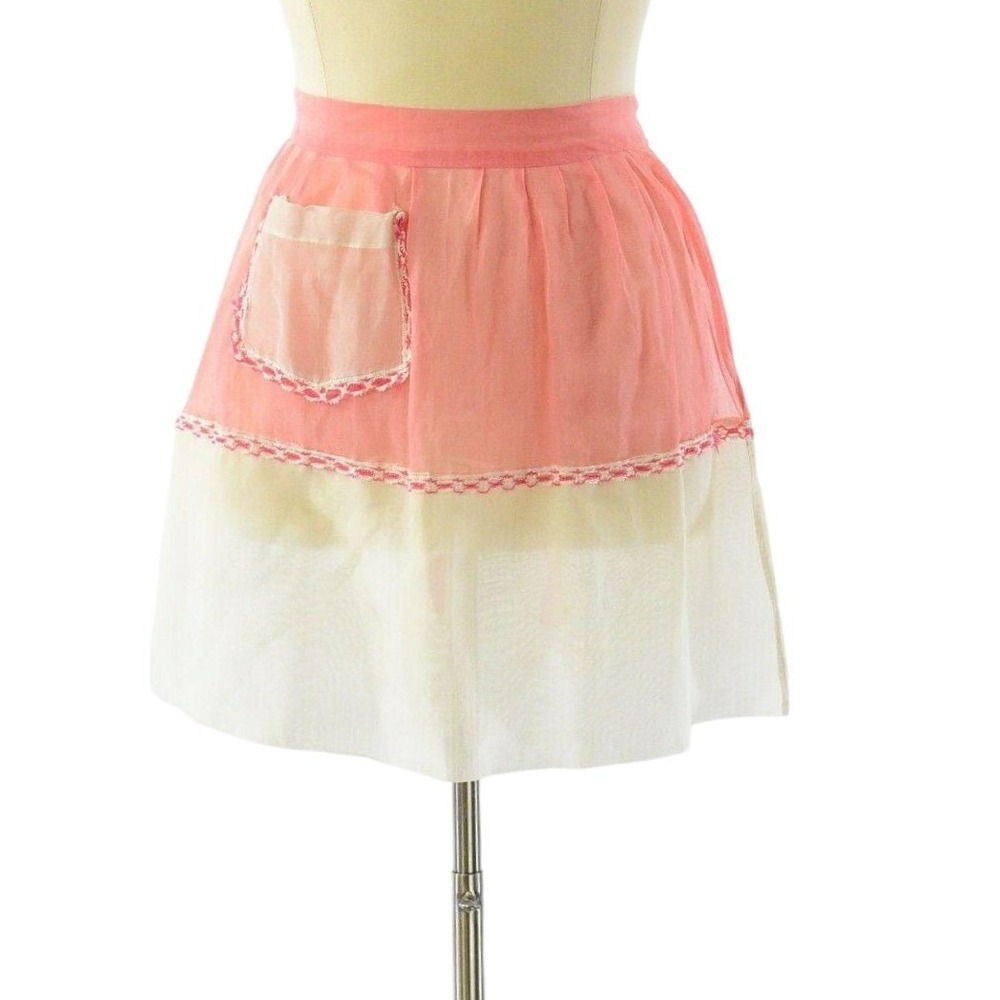 60's Vintage Womens Salmon Pink & White Tie At Waist Apron Ric Rac Trim
